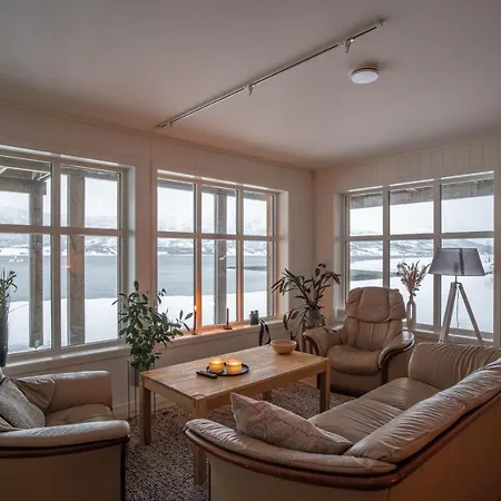 Apartment Amazing And Secluded Northern Light Near Sea And City! Selnes (Tromso)