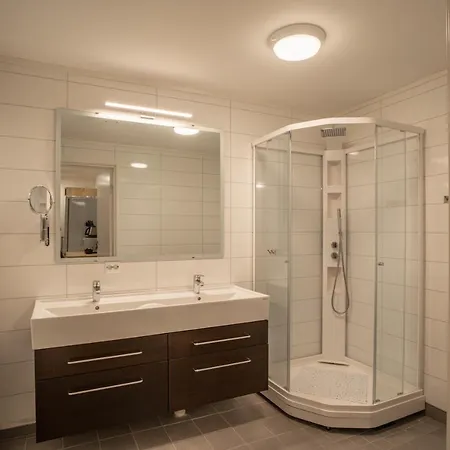 Apartment Amazing And Secluded Northern Light Near Sea And City! *