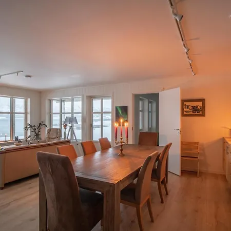 Amazing And Secluded Northern Light Near Sea And City! Apartment *